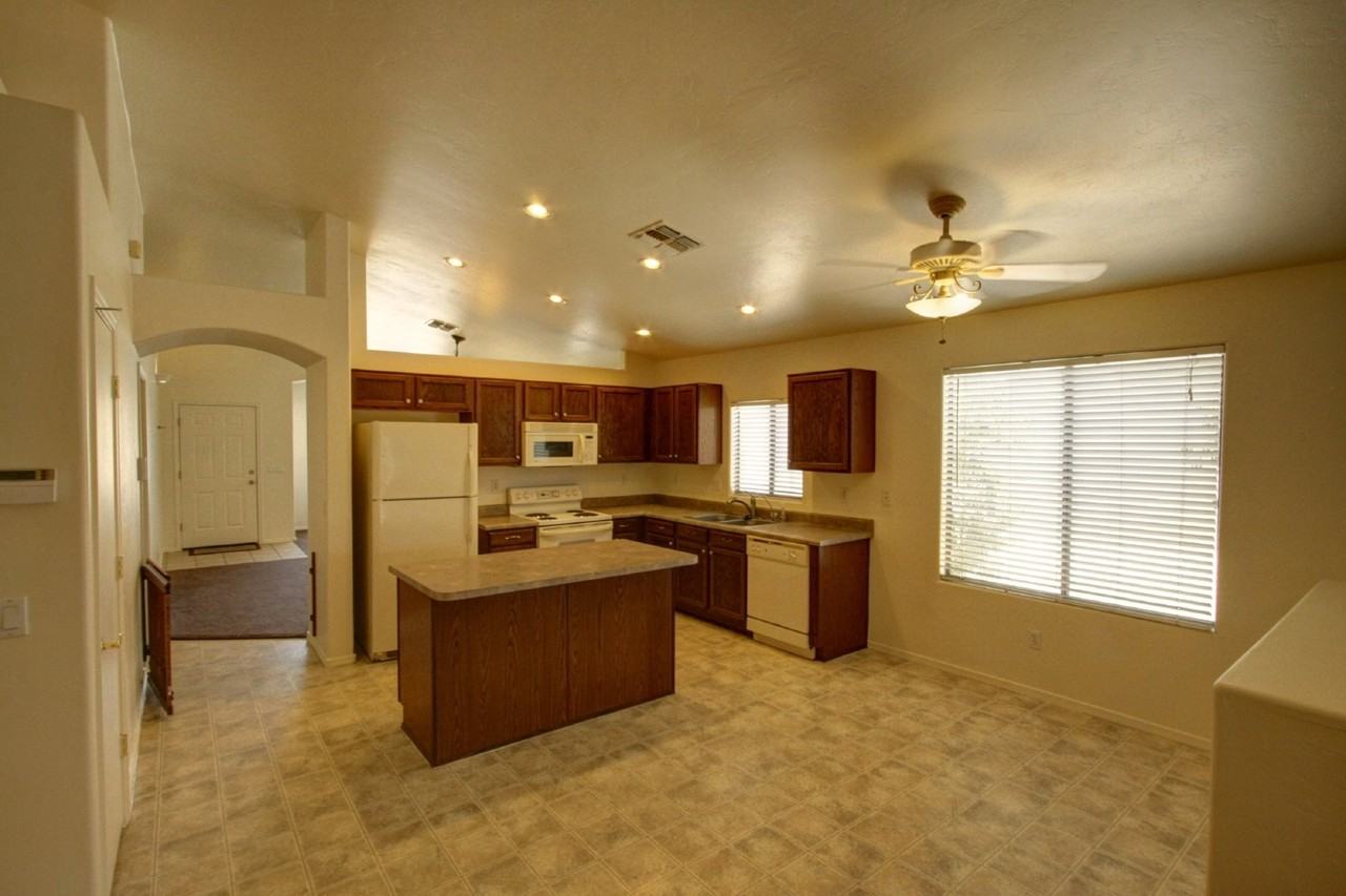 1307 W Calle Rio Lobo - Photo 2 of 18