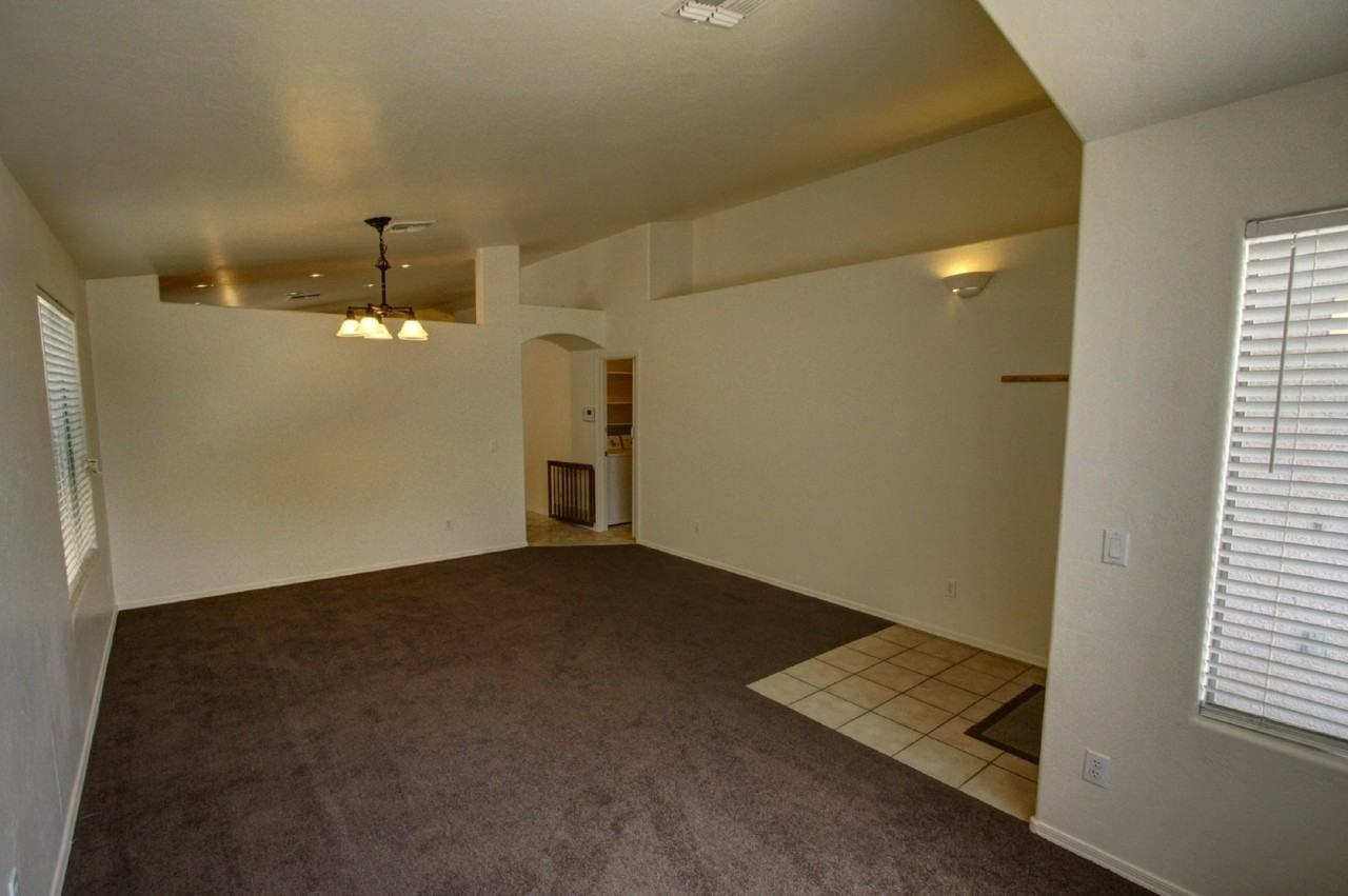 1307 W Calle Rio Lobo - Photo 6 of 18