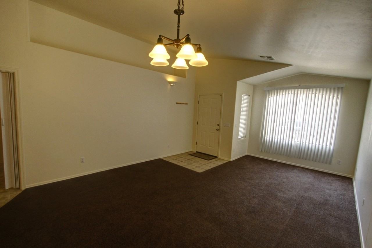 1307 W Calle Rio Lobo - Photo 7 of 18