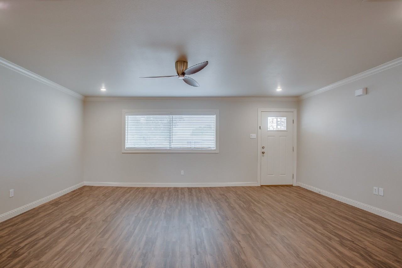 3207 37th St - Photo 2 of 15