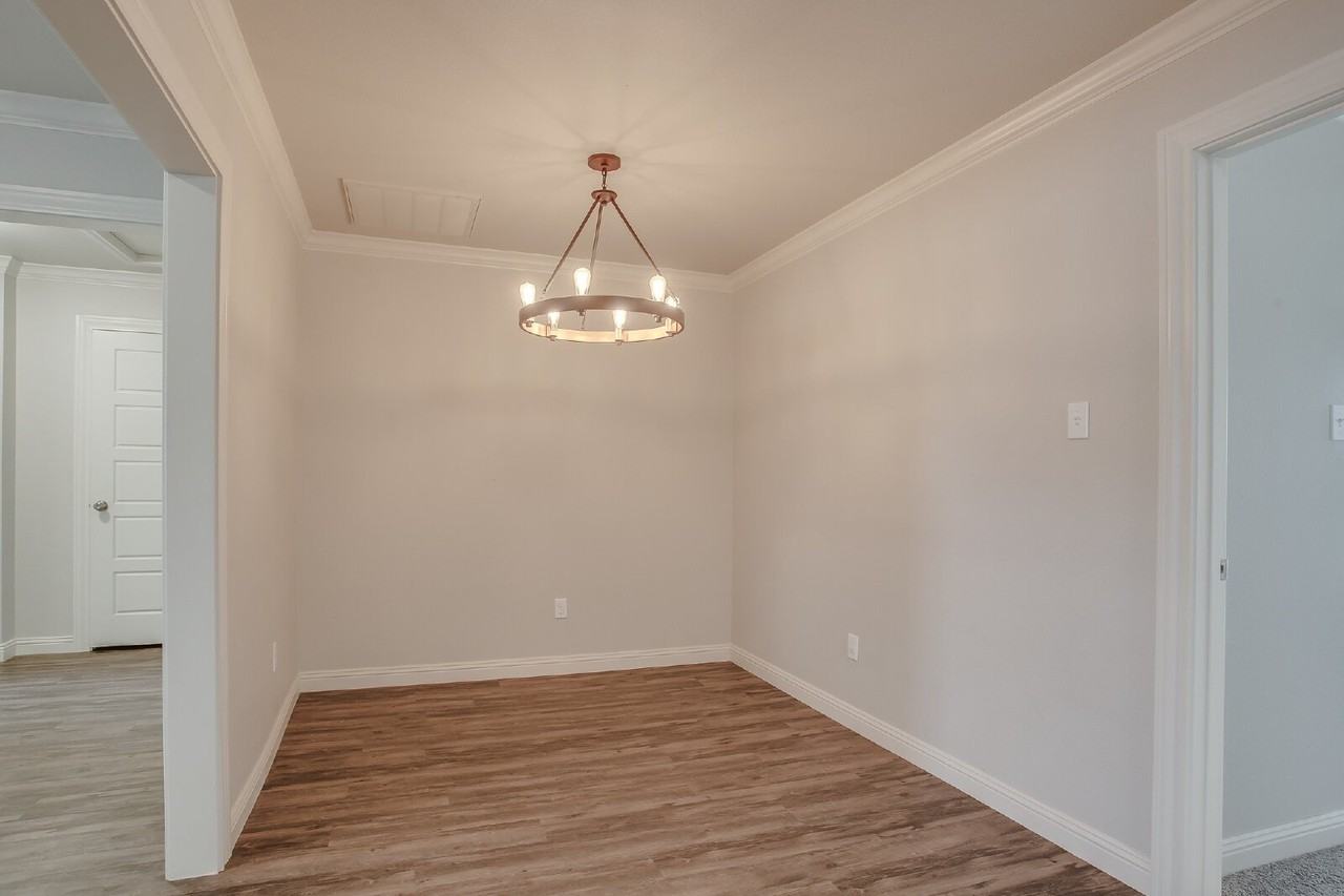 3207 37th St - Photo 7 of 15