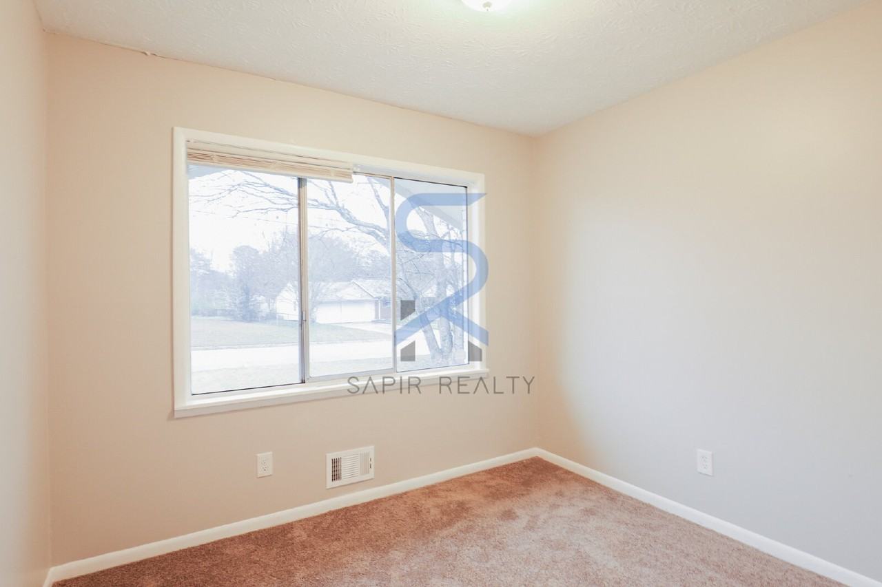 8951 Cornell Dr - Photo 5 of 19