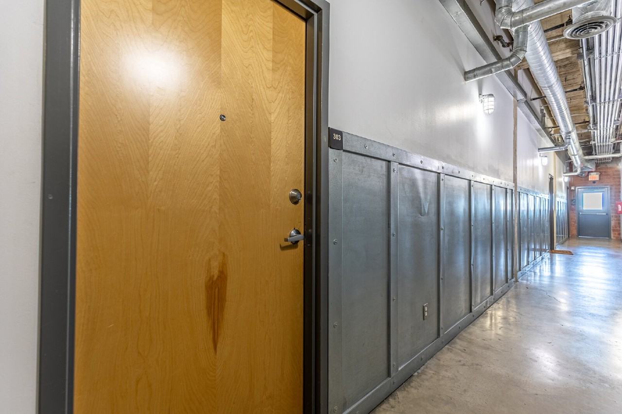 1331 S Flores St - Photo 4 of 31