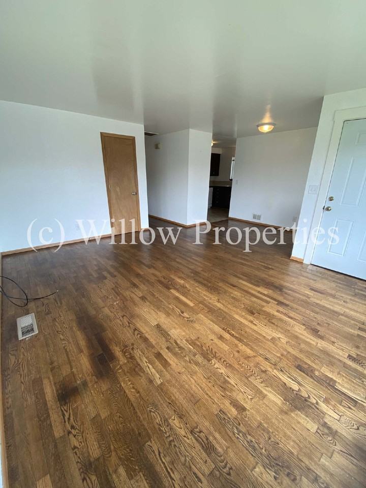 4316 Pacific Ave - Photo 2 of 11