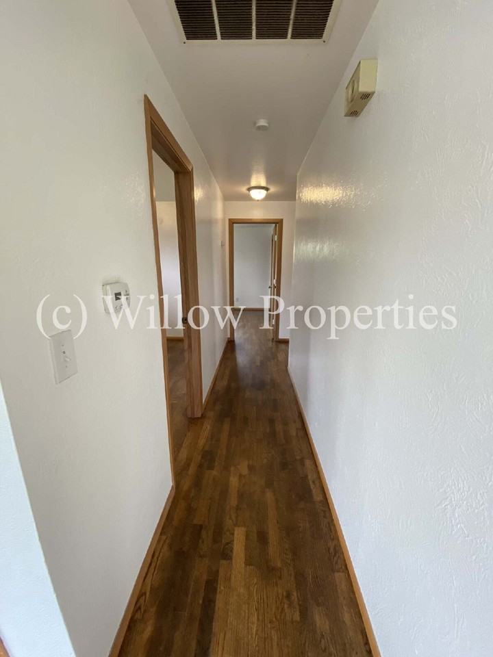 4316 Pacific Ave - Photo 5 of 11