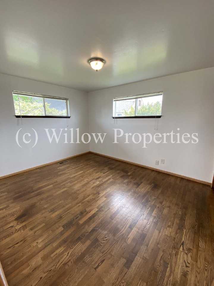 4316 Pacific Ave - Photo 6 of 11