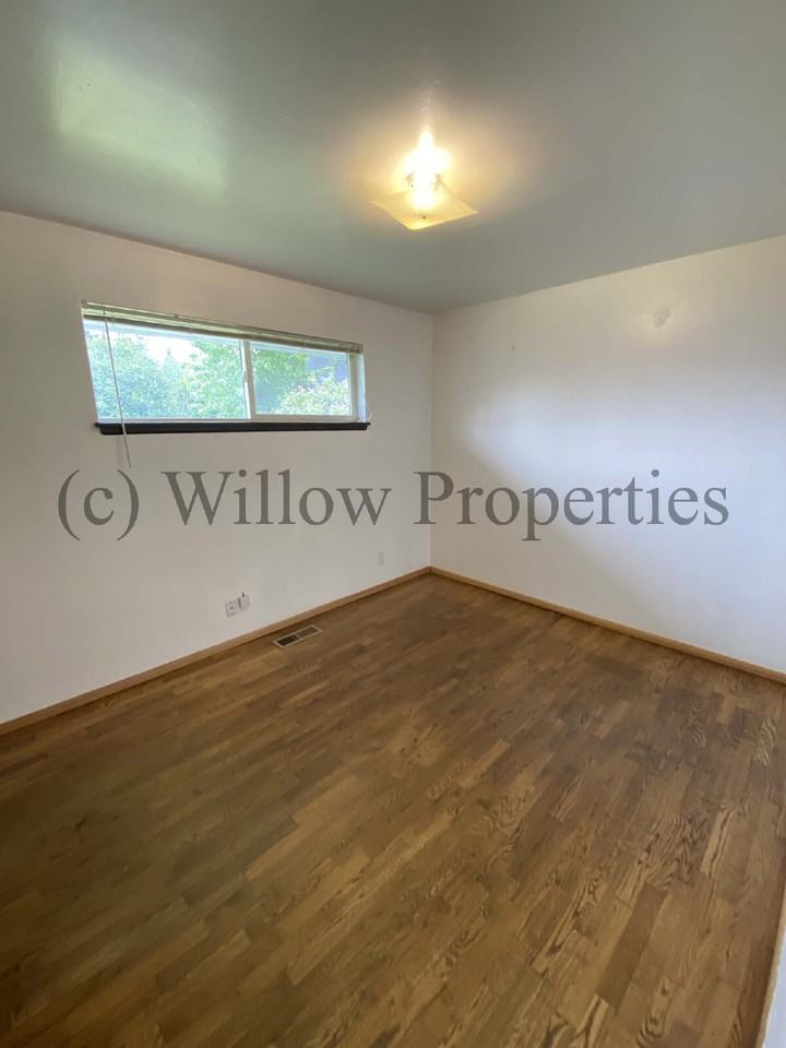 4316 Pacific Ave - Photo 7 of 11