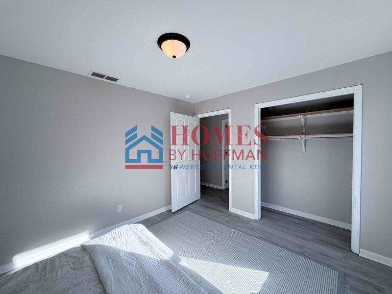 1921 Shadewood Ave - Photo 6 of 12