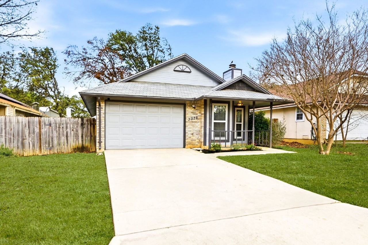 3325 Stoney Sq - Photo 3 of 35