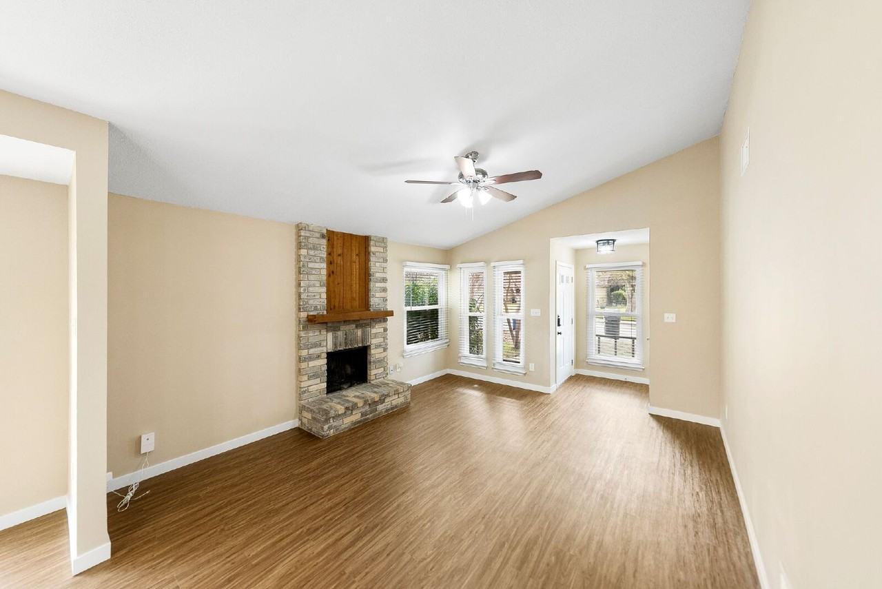 3325 Stoney Sq - Photo 6 of 35