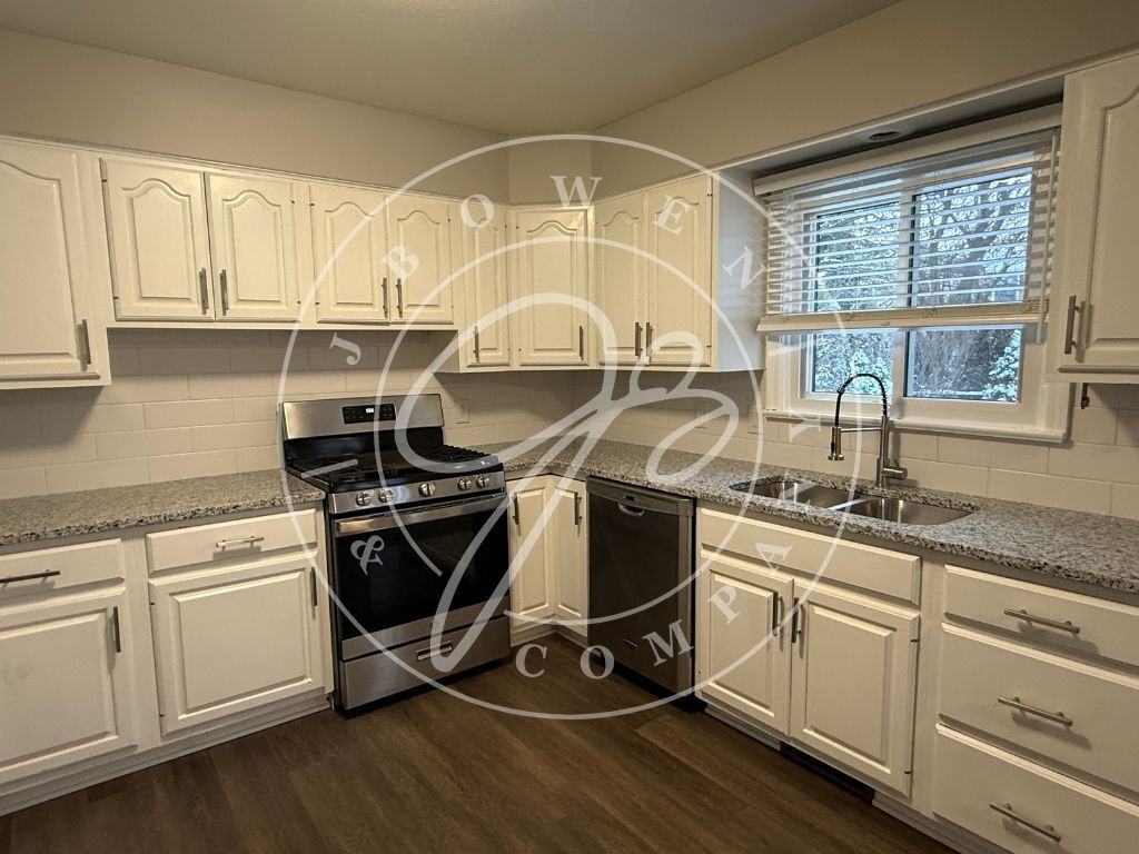 26717 Sheringham Rd - Photo 7 of 20