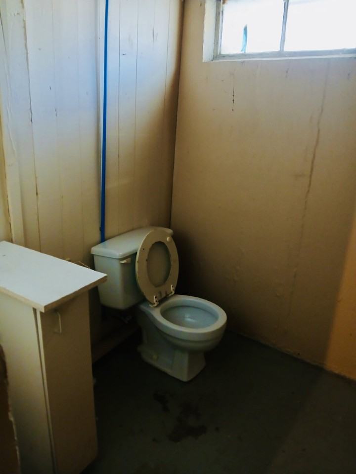 21465 Syracuse Ave - Photo 4 of 17