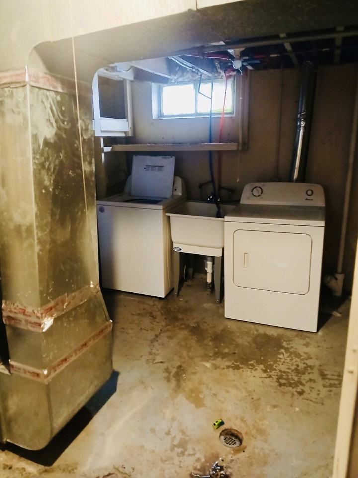 21465 Syracuse Ave - Photo 5 of 17