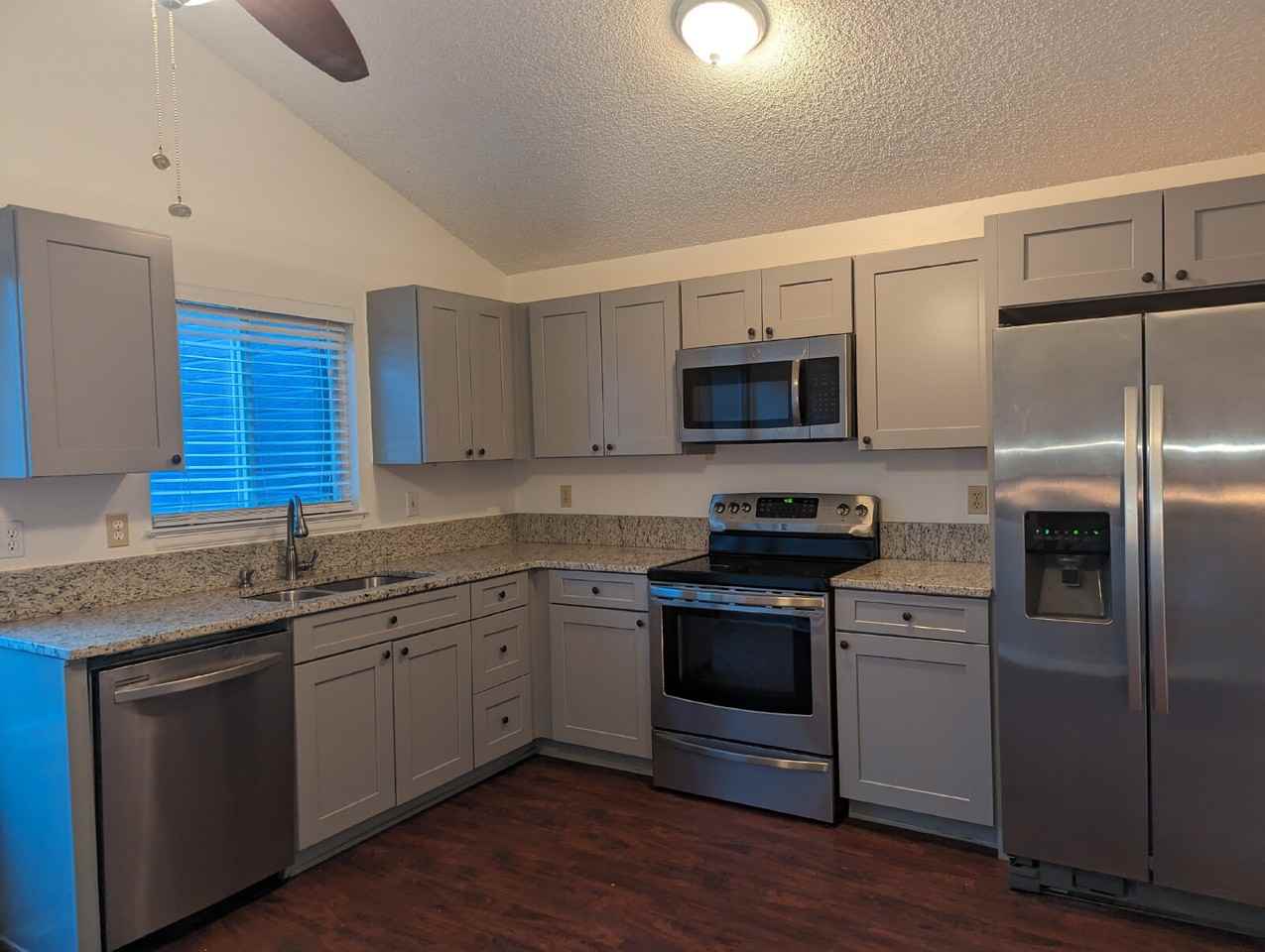 2165 Hackberry Cir - Photo 4 of 12