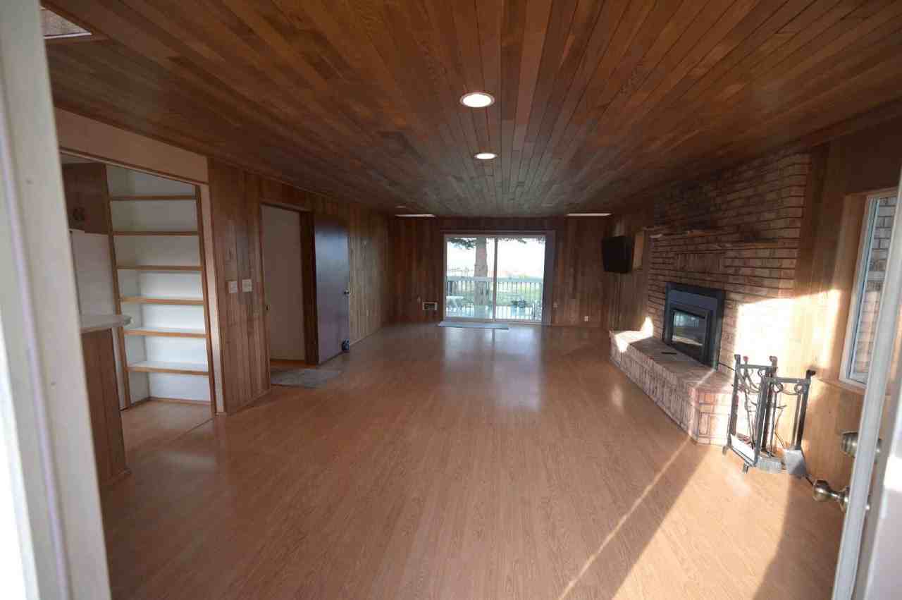 215 Amber Ln - Photo 6 of 46