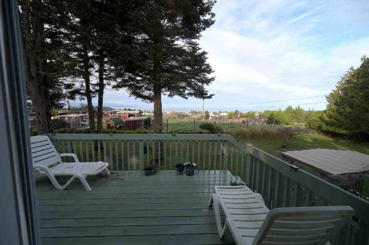 215 Amber Ln - Photo 7 of 46