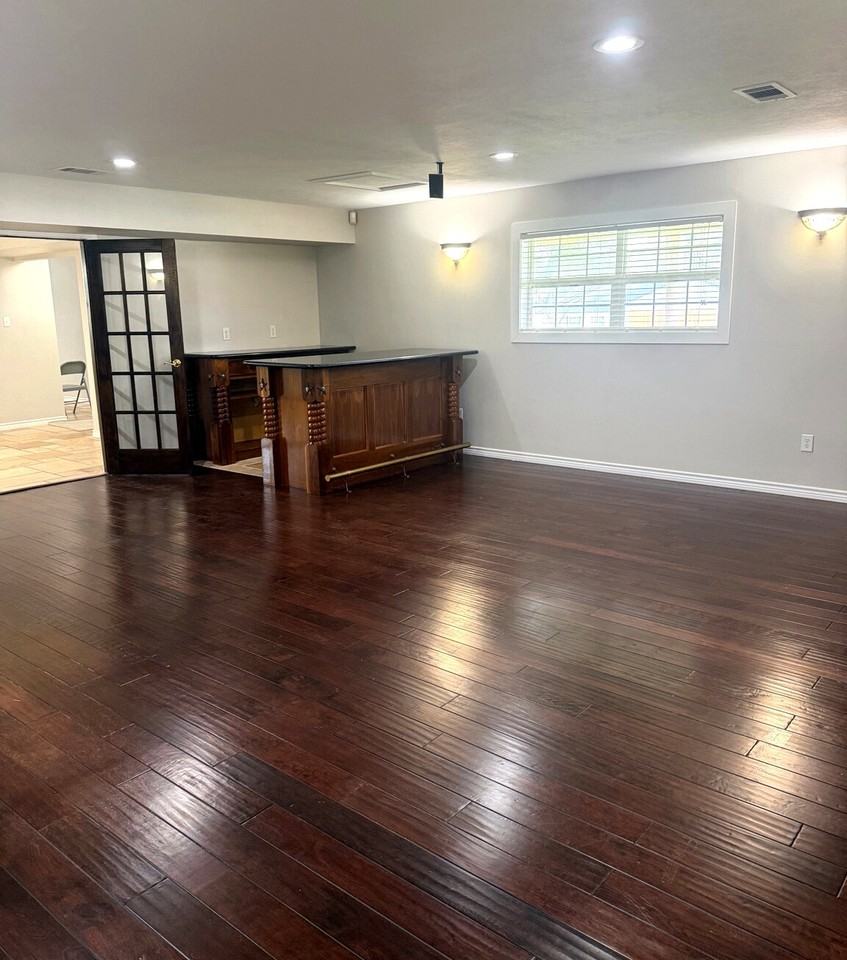 1314 Broadmoor Dr - Photo 6 of 19