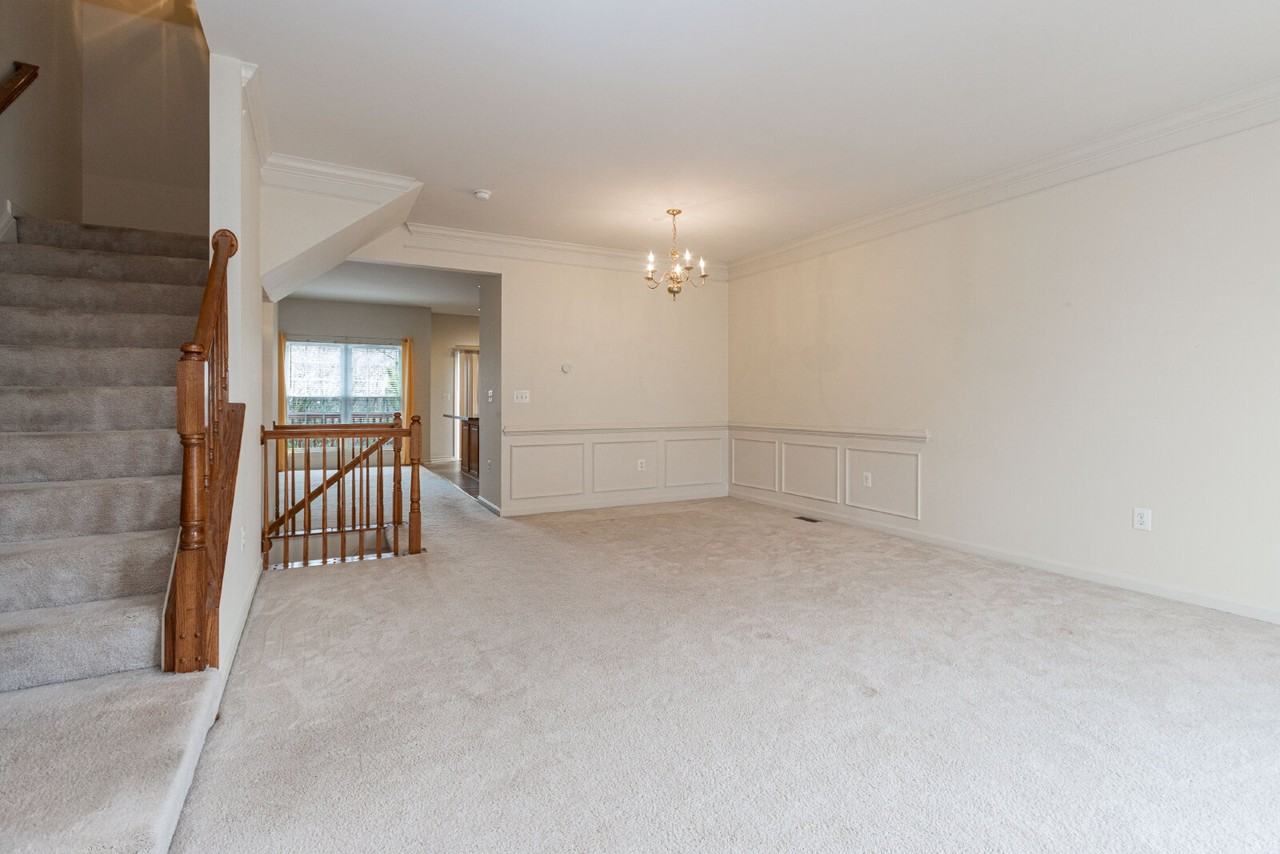 202 Hemlock Dr - Photo 6 of 25