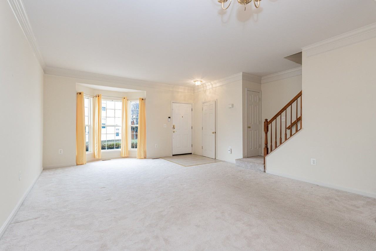 202 Hemlock Dr - Photo 7 of 25