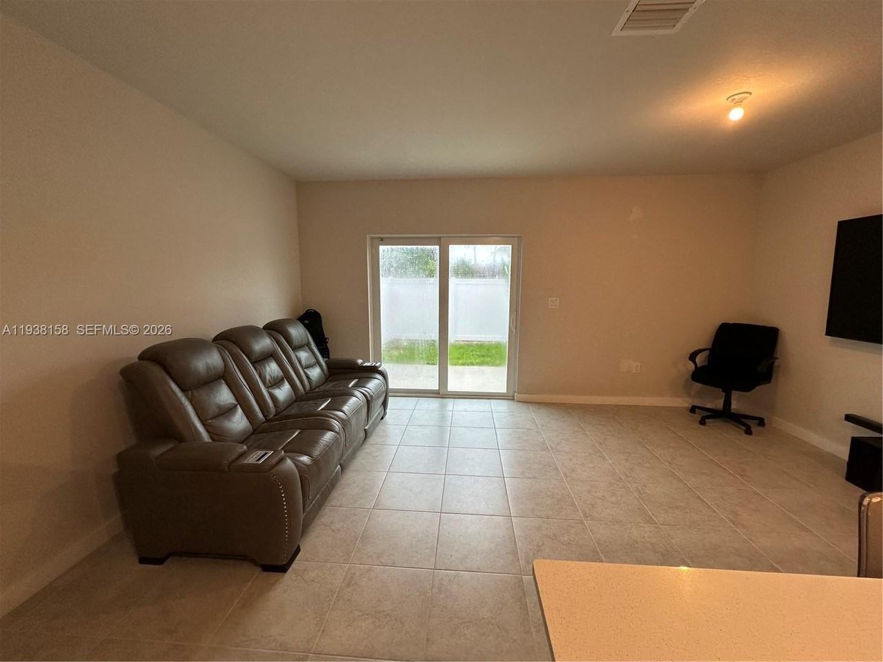 389 NW 10 #389 - Photo 5 of 28