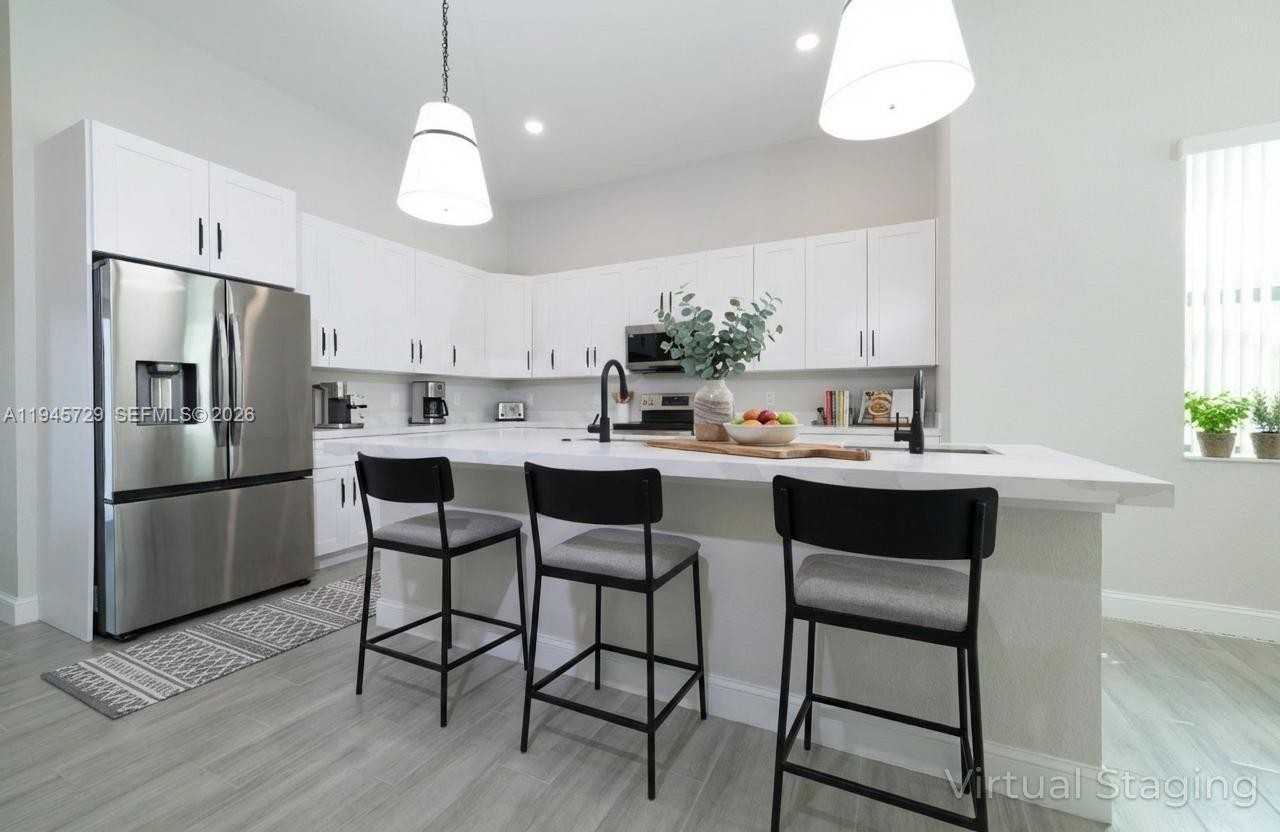 4024 Sw 52nd St - Photo 4 of 21