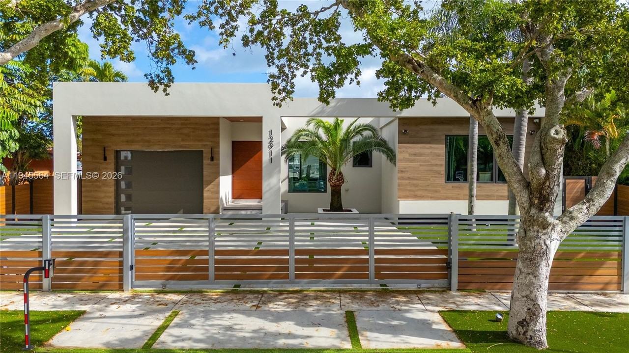 12911 Oleander Rd - Photo 3 of 50