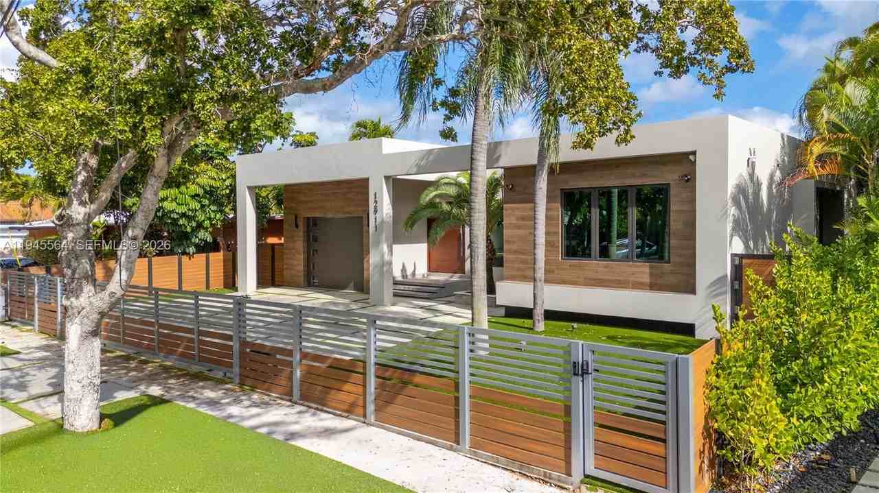 12911 Oleander Rd - Photo 5 of 50