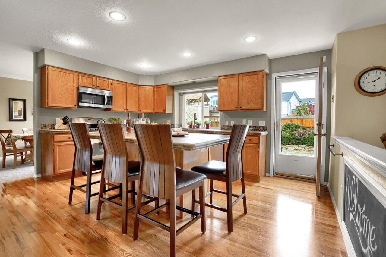 2430 Wimbleton Ct - Photo 3 of 33