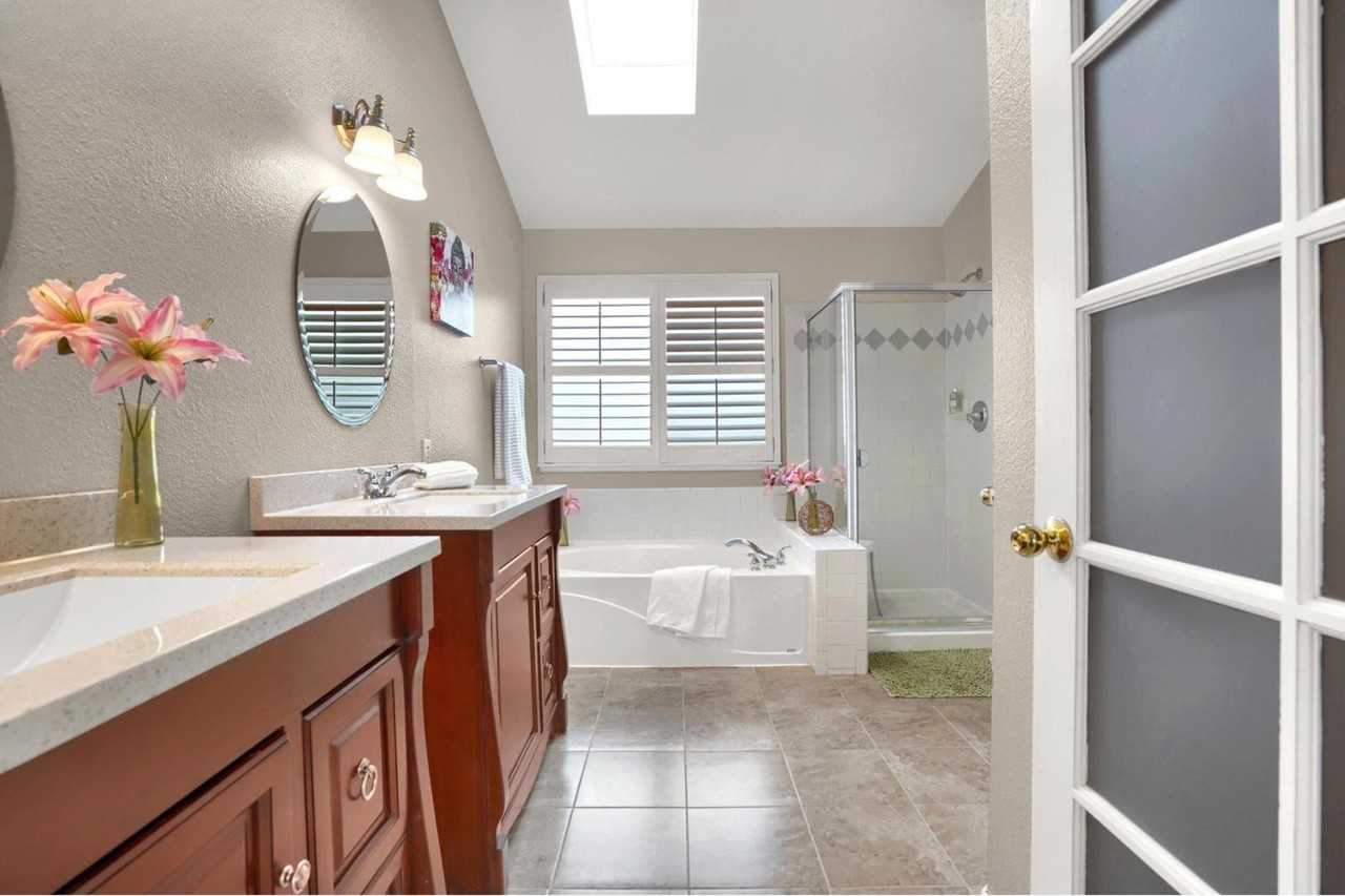 2430 Wimbleton Ct - Photo 6 of 33