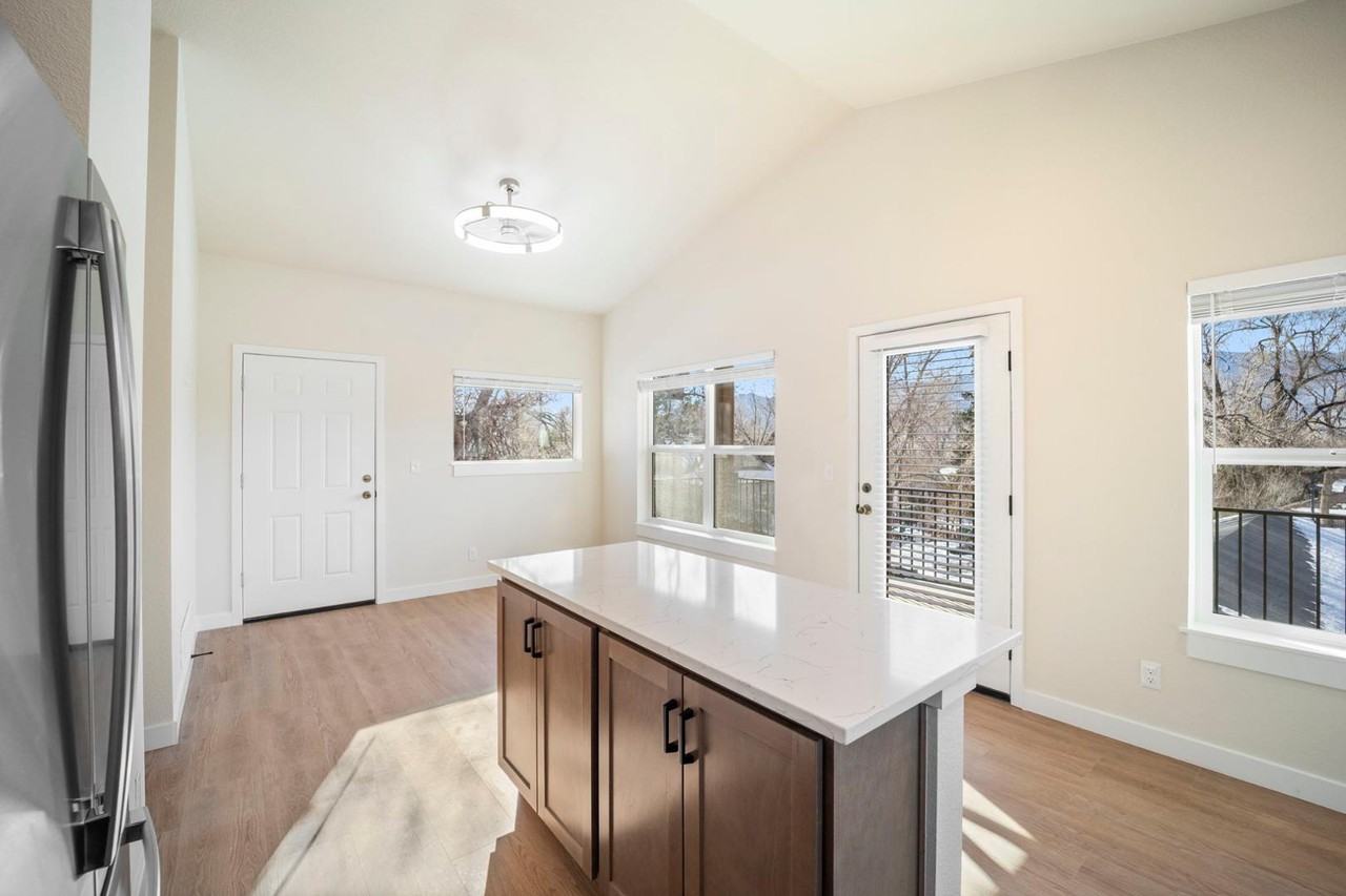 824 E Moreno Ave #B - Photo 7 of 25