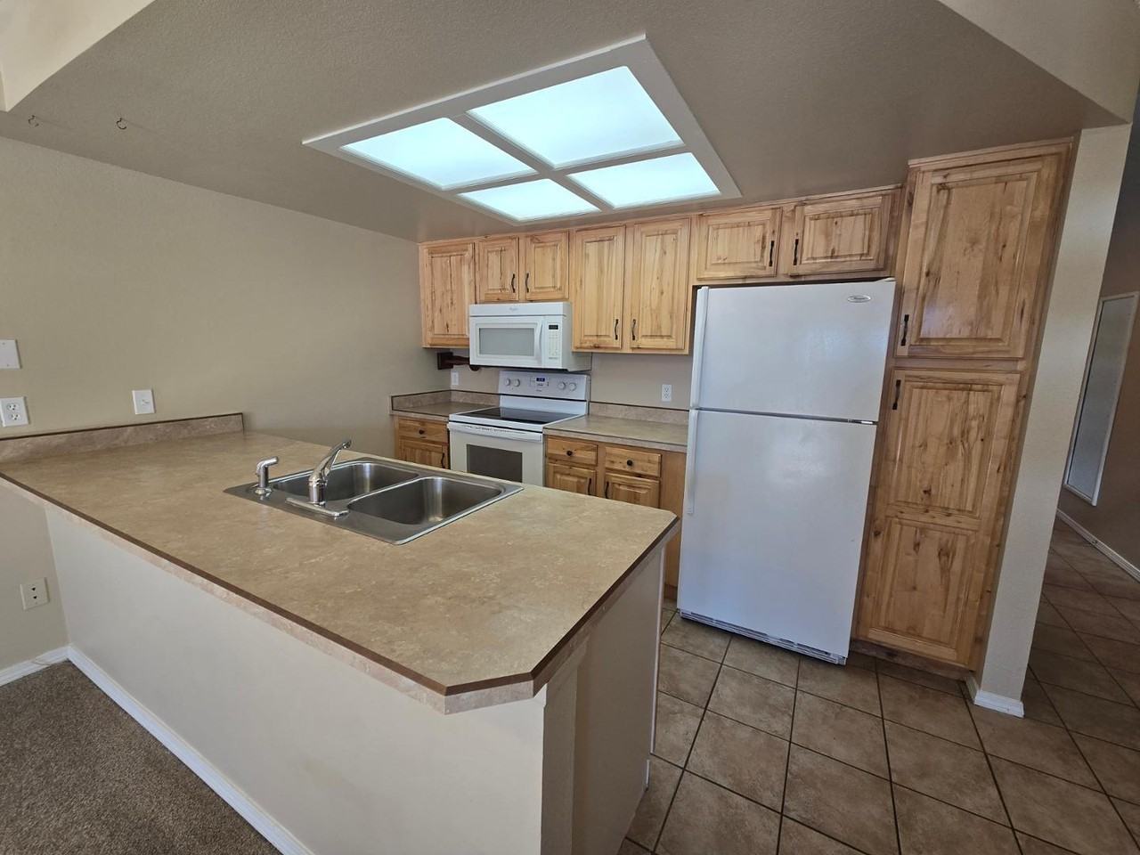 402 Forest Edge Ln #B - Photo 3 of 26