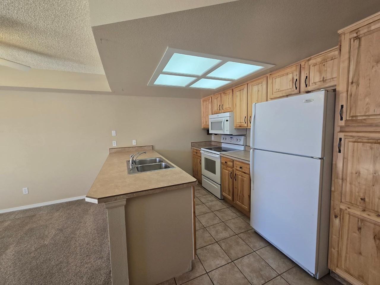 402 Forest Edge Ln #B - Photo 4 of 26