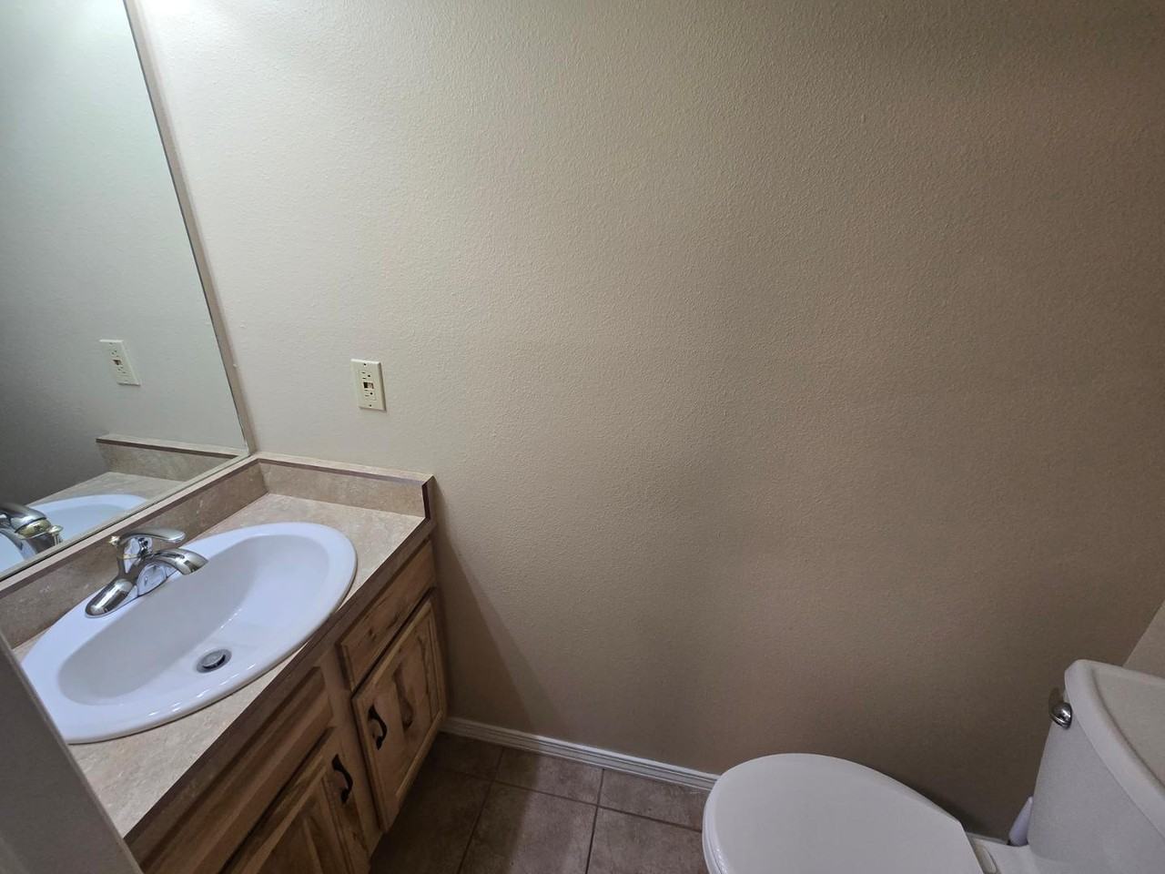 402 Forest Edge Ln #B - Photo 5 of 26