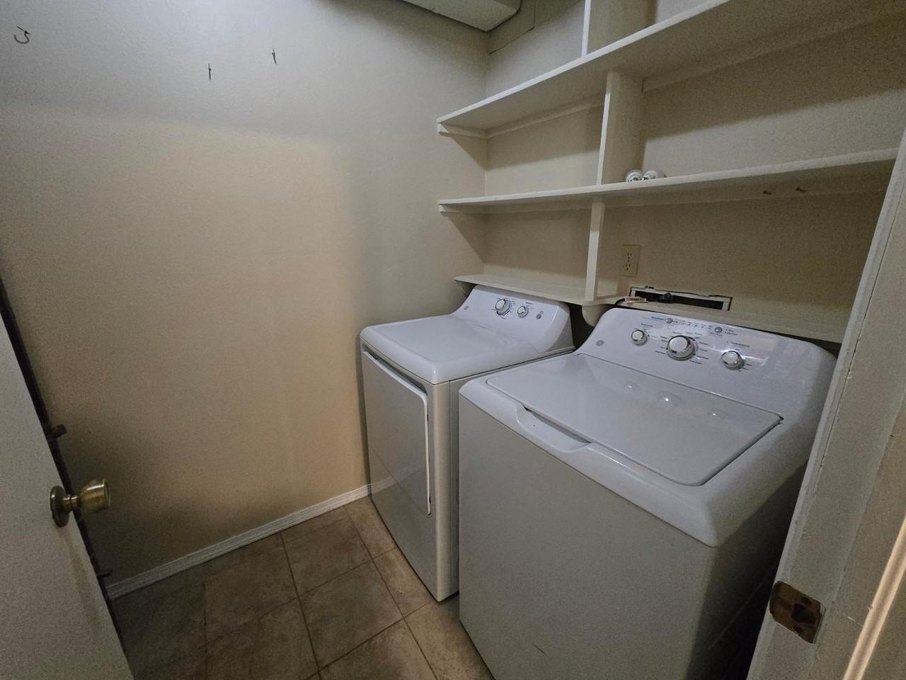 402 Forest Edge Ln #B - Photo 6 of 26