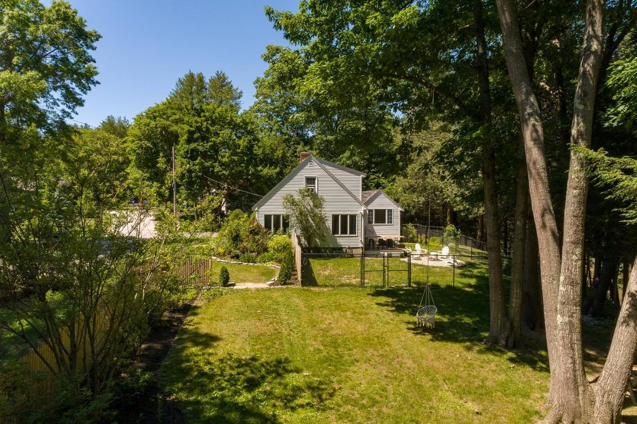 3 Heather Ln - Photo 2 of 43