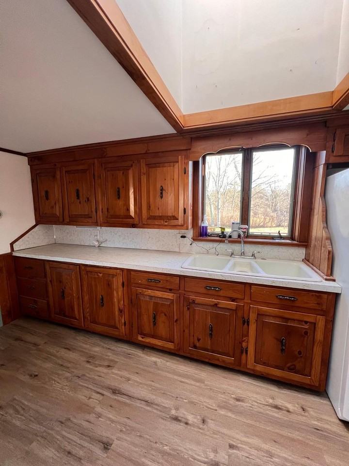 692 Morrills Mill Rd - Photo 2 of 18