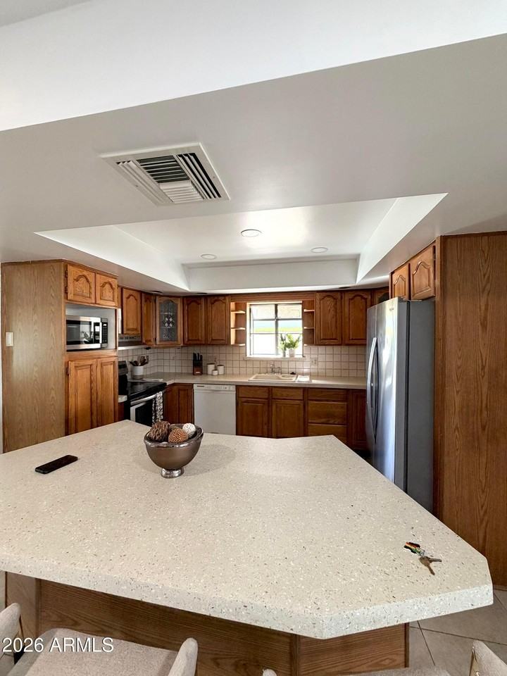 6931 E Culver St - Photo 5 of 28