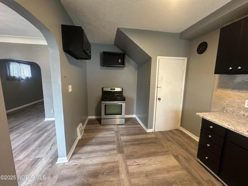 835 Toronto Ave - Photo 5 of 19