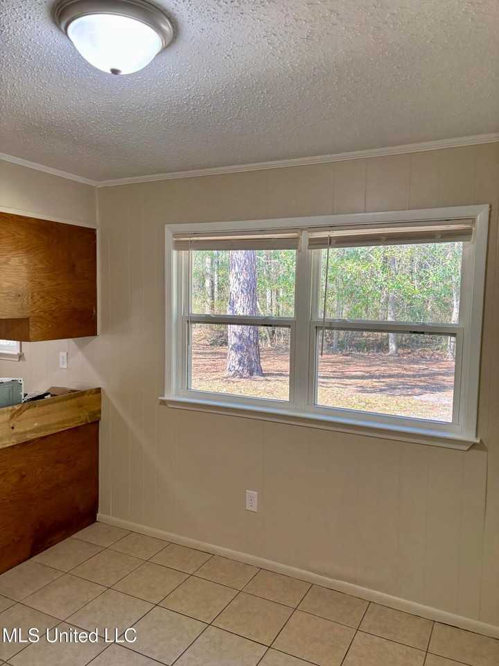 1616 Timber Lane Rd - Photo 5 of 10