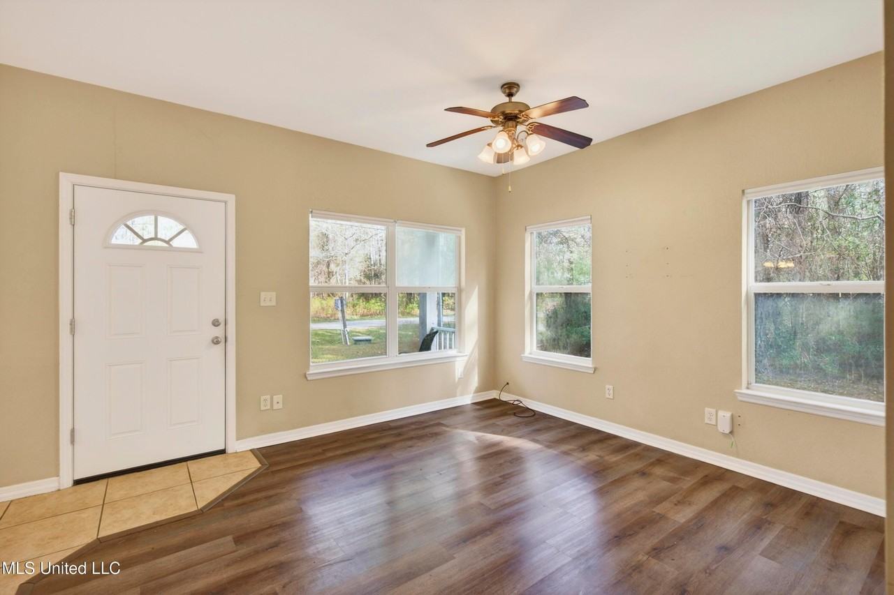 6225 E Newton St - Photo 6 of 29