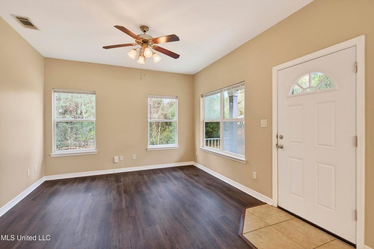 6227 E Newton St - Photo 6 of 30