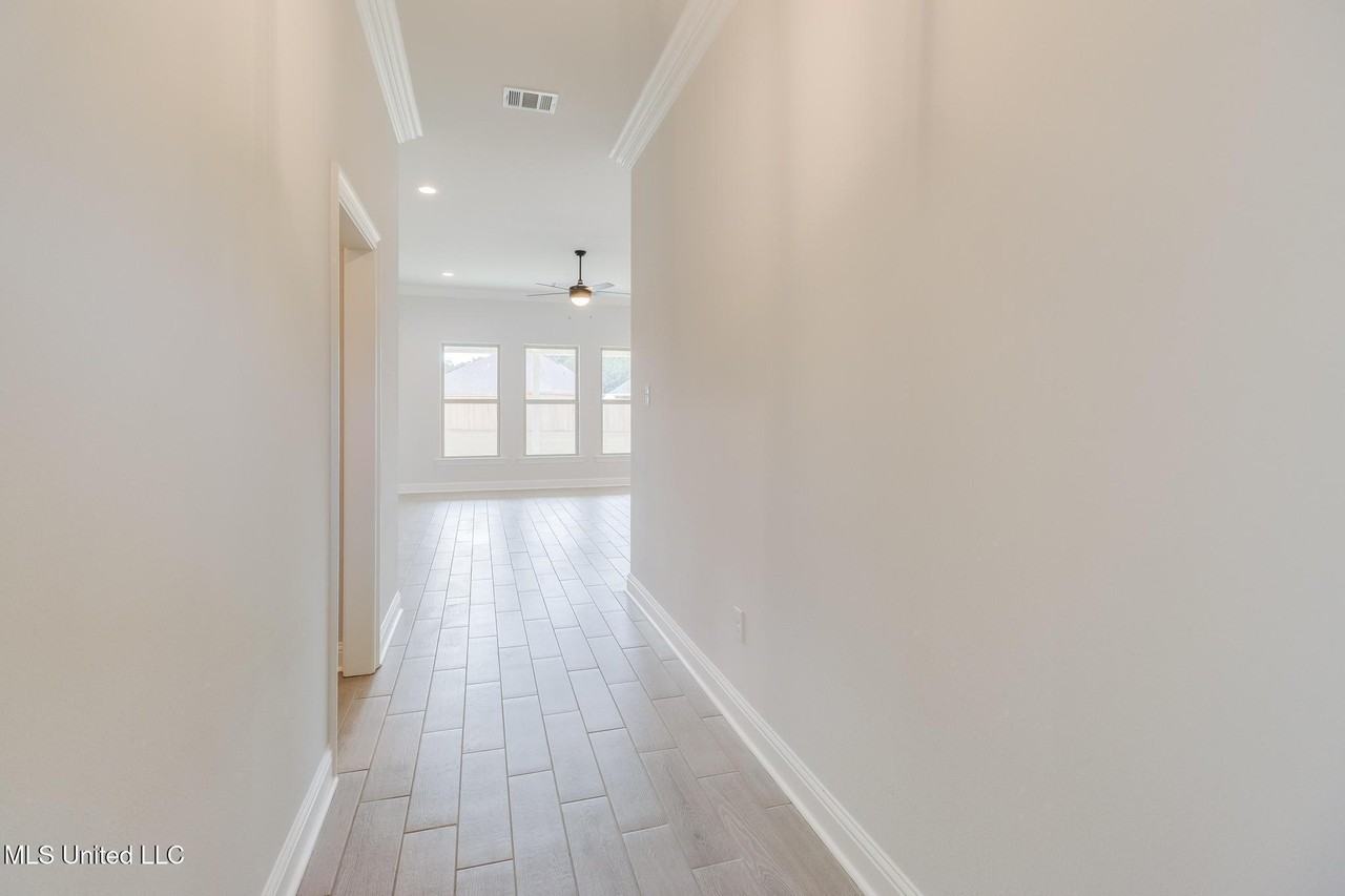 15216 High Point Dr - Photo 2 of 25
