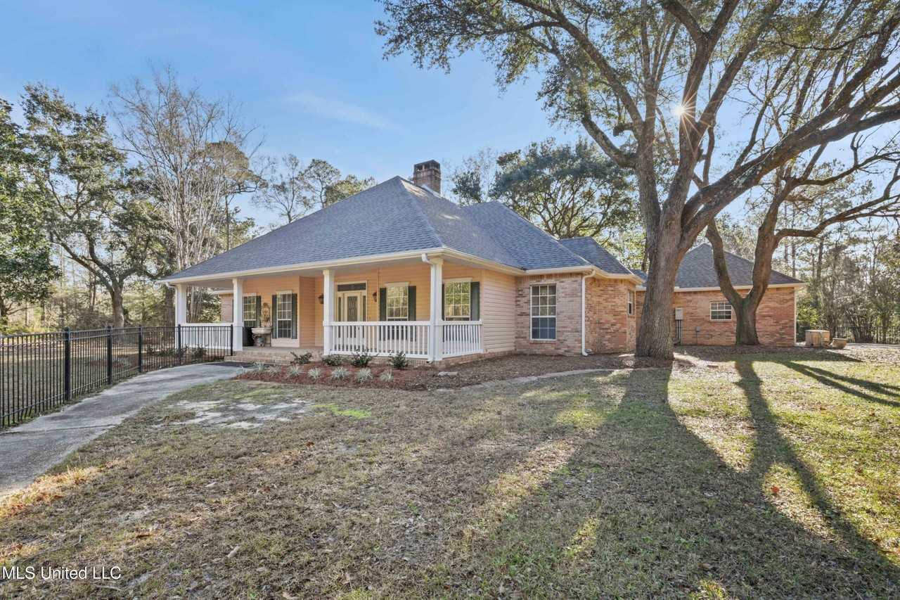 29109 W Dubuisson Rd - Photo 3 of 21