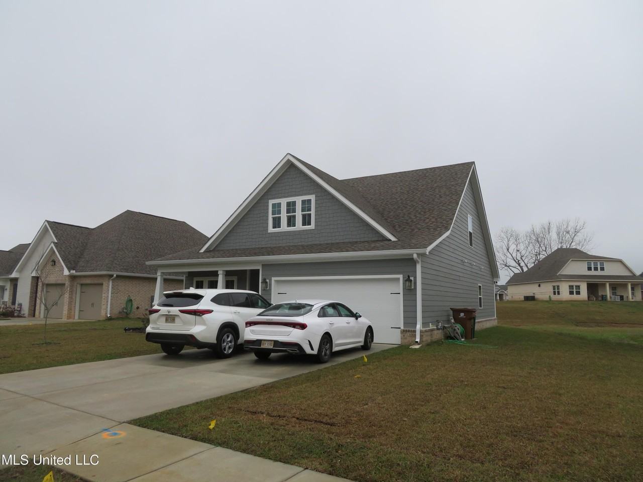 10667 Wren Grv - Photo 3 of 41