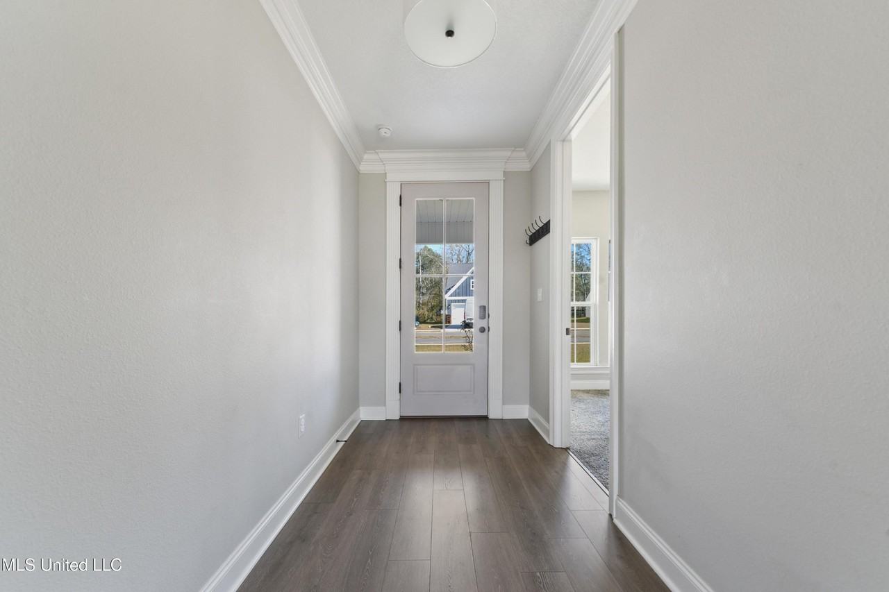 10667 Wren Grv - Photo 4 of 41