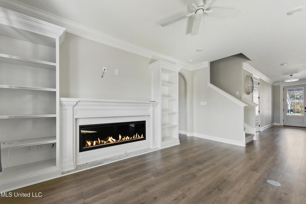 10667 Wren Grv - Photo 6 of 41