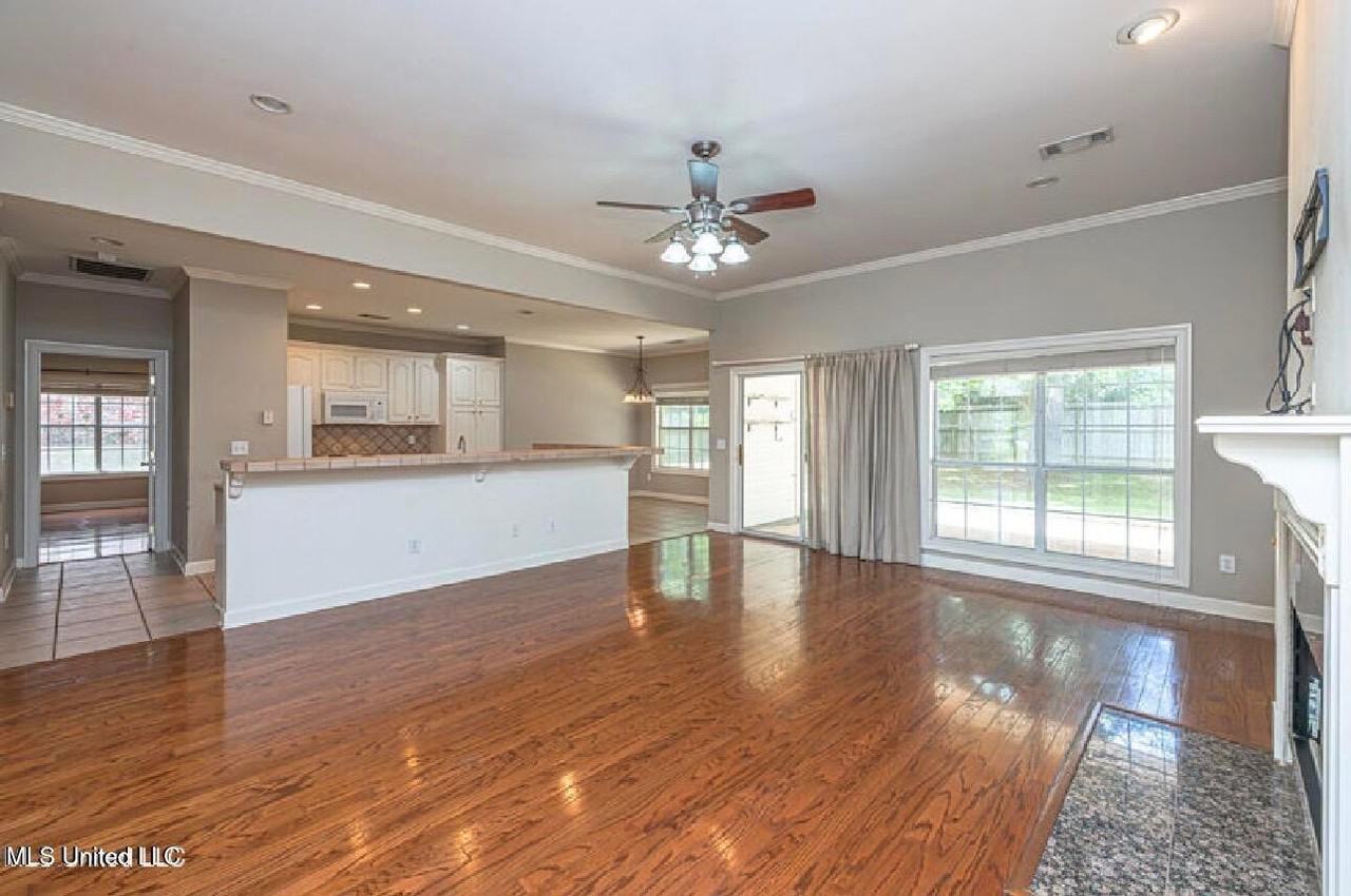 5984 Libby Ln - Photo 3 of 11