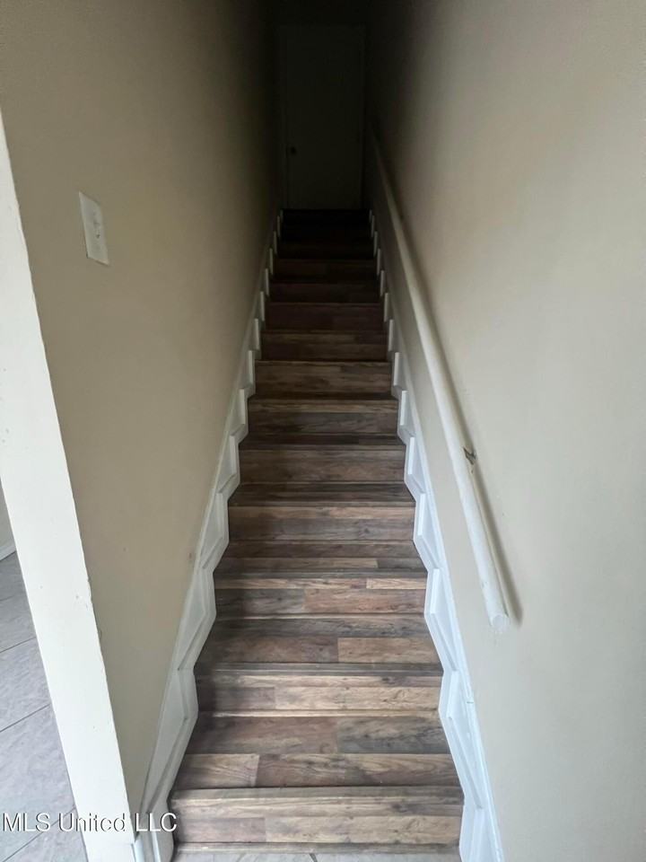 1625 Martin Bluff Rd - Photo 2 of 12