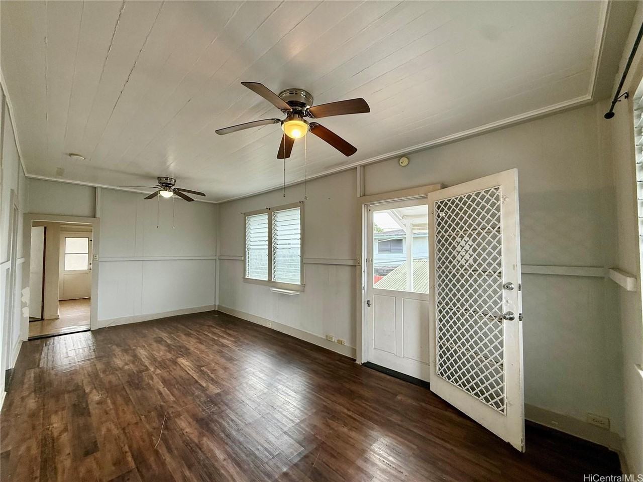 1629 Lusitana St - Photo 7 of 13