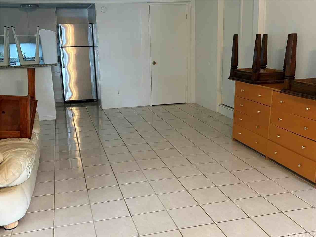 2033 Oahu Ave #B - Photo 4 of 6